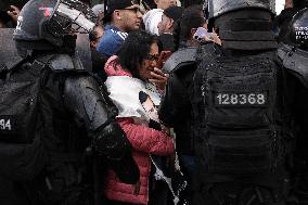 Fans Gather to Enter Yeison Jimenez Symbolic Funeral in Bogota