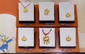 LaoFengXiang Collaborates With Disney on Gold Jewelry