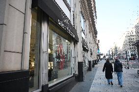 Saks Files for Bankruptcy as Department Stores Fight for Survival
