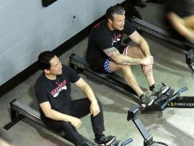 Koizumi, Hegseth take part in training