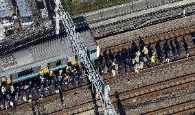 Power outage stops trains in Tokyo