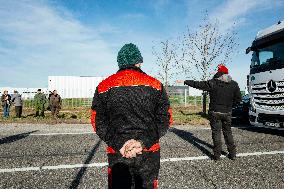 Blockade of Power Stations and Control of Shipments - Montauban