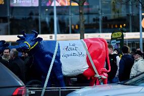 Operation Promotes Fair Trade Milk In Paris - France