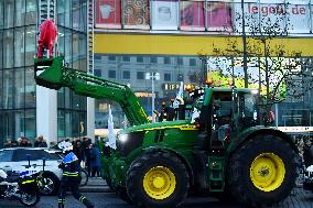 Operation Promotes Fair Trade Milk In Paris - France