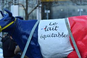 Operation Promotes Fair Trade Milk In Paris - France