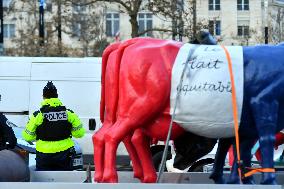 Operation Promotes Fair Trade Milk In Paris - France