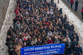 Thousands Protest Syrian Army Attacks in Diyarbakir - Turkey