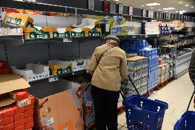 Illustration - Egg Shortages In Supermarkets - Paris