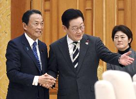 Aso-Lee talks in Seoul