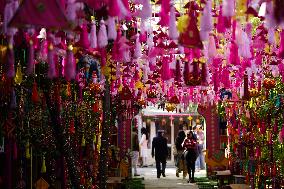 Visitors Attend Inaugural Jaipur Literature Festival - India