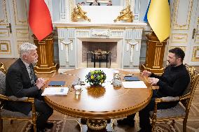 Zelensky Meets Pavel For Extended Talks - Kyiv