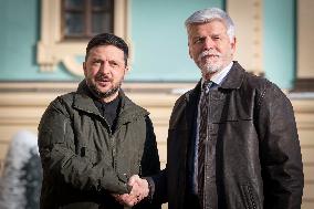 Zelensky Meets Pavel For Extended Talks - Kyiv