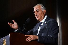 Exiled crown prince Reza Pahlavi speaks at a news conference in Washington DC.