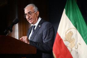 Exiled crown prince Reza Pahlavi speaks at a news conference in Washington DC.