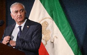Exiled crown prince Reza Pahlavi speaks at a news conference in Washington DC.