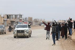 Civilians Welcome Syrian Army After SDF Withdraw - Syria