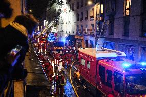 Apartment Collapse Injures 19 People - Paris