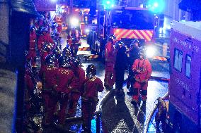 Apartment Collapse Injures 19 People - Paris