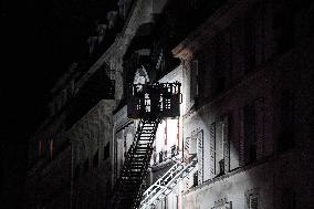 Apartment Collapse Injures 19 People - Paris