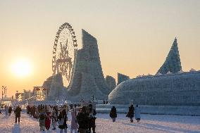 The World's Largest Ice And Snow Theme Park Harbin Ice-Snow World - China
