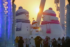The World's Largest Ice And Snow Theme Park Harbin Ice-Snow World - China