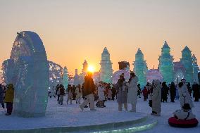 The World's Largest Ice And Snow Theme Park Harbin Ice-Snow World - China