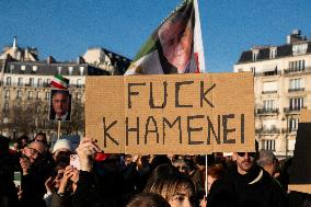 Pro Crown Prince Reza Pahlavi Protrest - Paris