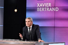 avier Bertrand On Dimanche En Politique - Paris