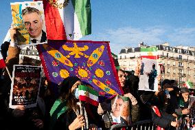 Pro Crown Prince Reza Pahlavi Protrest - Paris