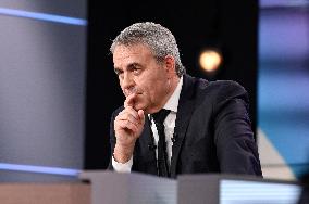 avier Bertrand On Dimanche En Politique - Paris