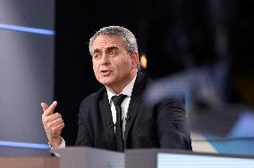 avier Bertrand On Dimanche En Politique - Paris