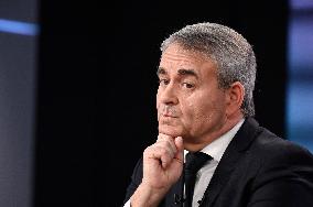avier Bertrand On Dimanche En Politique - Paris