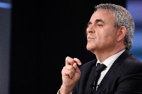 avier Bertrand On Dimanche En Politique - Paris