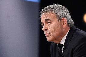avier Bertrand On Dimanche En Politique - Paris