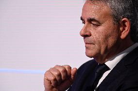 avier Bertrand On Dimanche En Politique - Paris