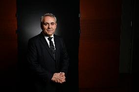 avier Bertrand On Dimanche En Politique - Paris