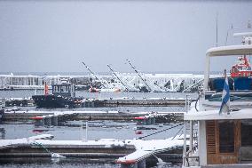 Rescue efforts for storm-sunk ship
