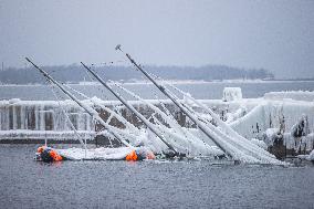 Rescue efforts for storm-sunk ship