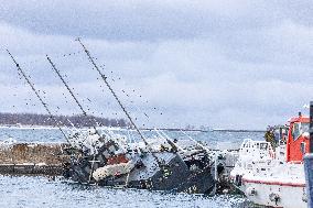 Rescue efforts for storm-sunk ship