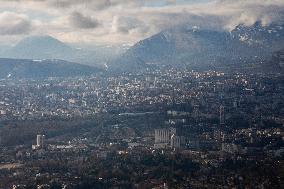 Illustration - Chartreuse