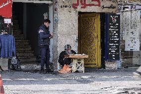 Elderly Vendor Refuses to Sell Until Daily Quran Recitation is Complete - Iraq