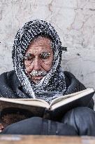 Elderly Vendor Refuses to Sell Until Daily Quran Recitation is Complete - Iraq