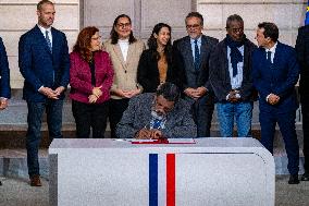 Meeting For New Caledonia - Paris