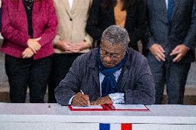 Meeting For New Caledonia - Paris