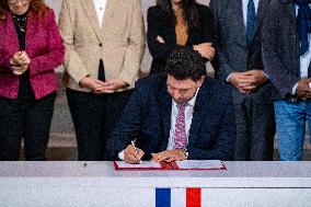 Meeting For New Caledonia - Paris