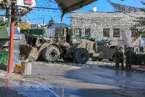 Hebron Curfew - West Bank