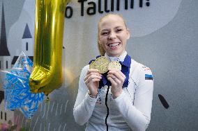 Estonian figure skaters returning from the European Championships in Sheffield