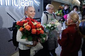 Estonian figure skaters returning from the European Championships in Sheffield