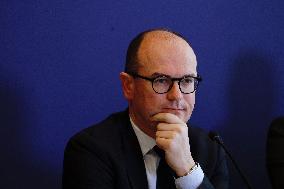 Sebastien Martin At Press Conference - Paris