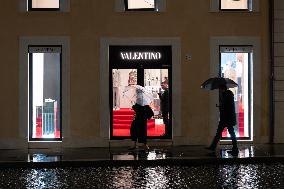 Valentino s Historic Atelier Located In Piazza Mignanelli - Rome